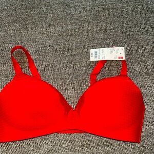 Stunning Red Bra. Never worn! ♥️🖤